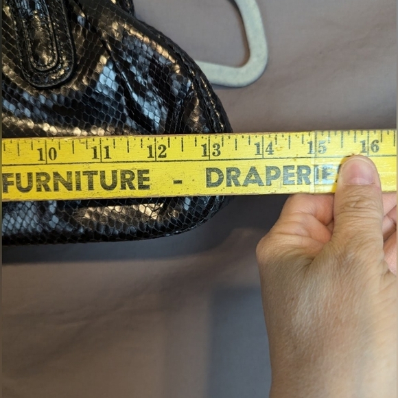 Banana Republic footed shoulder purse in black snakeskin design - Picture 4 of 11